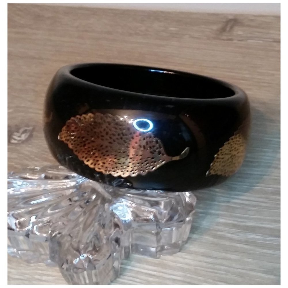 Vintage Lucite Bangle with Inlaid Gold Leaf